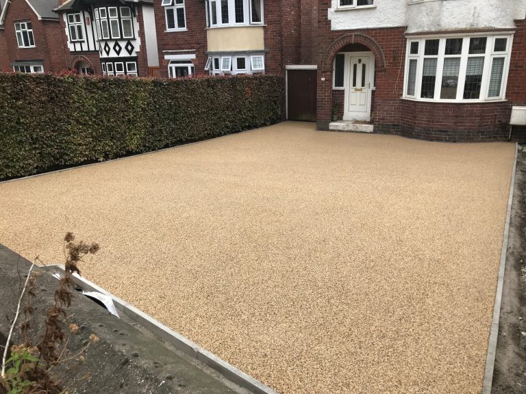 vehicle parking with resin driveway in North West
